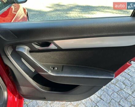 Красный Фольксваген Пассат, объемом двигателя 1.6 л и пробегом 260 тыс. км за 8800 $, фото 37 на Automoto.ua