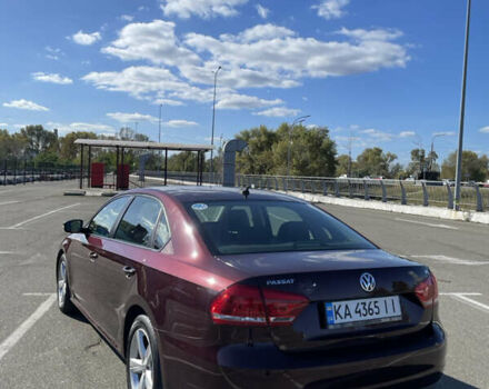 Фольксваген Пассат 2013 в Киеве на Automoto.ua Красный Фольксваген Пассат, объемом двигателя 2.48 л и пробегом 210 тыс. км за 9500 $, фото 4 на Automoto.ua