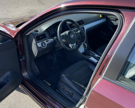 Фольксваген Пассат 2013 в Киеве на Automoto.ua Красный Фольксваген Пассат, объемом двигателя 2.48 л и пробегом 210 тыс. км за 9500 $, фото 19 на Automoto.ua