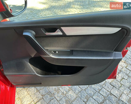 Красный Фольксваген Пассат, объемом двигателя 1.6 л и пробегом 260 тыс. км за 8800 $, фото 31 на Automoto.ua