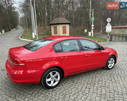 Красный Фольксваген Пассат, объемом двигателя 1.6 л и пробегом 260 тыс. км за 8800 $, фото 2 на Automoto.ua