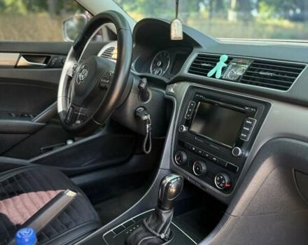 Червоний Фольксваген Пассат, об'ємом двигуна 2.5 л та пробігом 150 тис. км за 11999 $, фото 42 на Automoto.ua