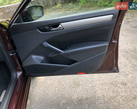 Червоний Фольксваген Пассат, об'ємом двигуна 1.8 л та пробігом 175 тис. км за 8999 $, фото 25 на Automoto.ua