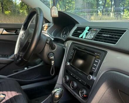 Червоний Фольксваген Пассат, об'ємом двигуна 2.5 л та пробігом 150 тис. км за 11999 $, фото 26 на Automoto.ua