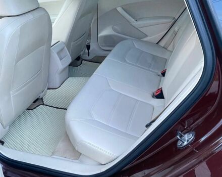 Червоний Фольксваген Пассат, об'ємом двигуна 2.5 л та пробігом 224 тис. км за 10700 $, фото 4 на Automoto.ua