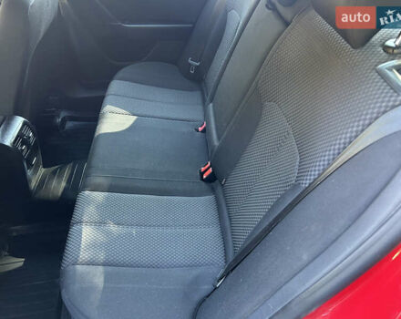 Красный Фольксваген Пассат, объемом двигателя 1.6 л и пробегом 260 тыс. км за 8800 $, фото 38 на Automoto.ua