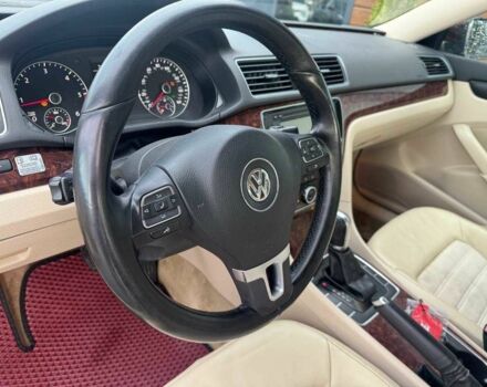 Красный Фольксваген Пассат, объемом двигателя 2 л и пробегом 192 тыс. км за 9750 $, фото 10 на Automoto.ua