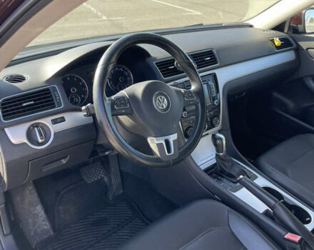 Фольксваген Пассат 2013 в Киеве на Automoto.ua Красный Фольксваген Пассат, объемом двигателя 2.48 л и пробегом 210 тыс. км за 9500 $, фото 21 на Automoto.ua