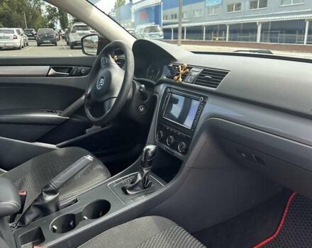 Червоний Фольксваген Пассат, об'ємом двигуна 2.5 л та пробігом 236 тис. км за 8800 $, фото 7 на Automoto.ua