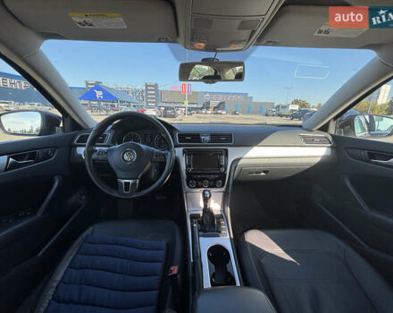 Красный Фольксваген Пассат, объемом двигателя 2.5 л и пробегом 264 тыс. км за 8999 $, фото 11 на Automoto.ua