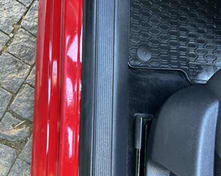 Красный Фольксваген Пассат, объемом двигателя 1.6 л и пробегом 260 тыс. км за 8800 $, фото 49 на Automoto.ua