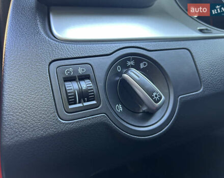 Красный Фольксваген Пассат, объемом двигателя 1.6 л и пробегом 260 тыс. км за 8800 $, фото 48 на Automoto.ua