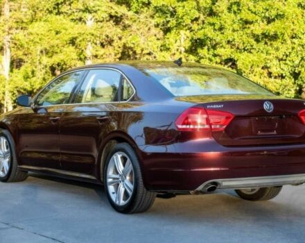 Красный Фольксваген Пассат, объемом двигателя 3.6 л и пробегом 88 тыс. км за 2800 $, фото 4 на Automoto.ua