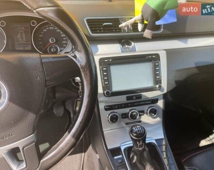 Красный Фольксваген Пассат, объемом двигателя 2 л и пробегом 169 тыс. км за 10000 $, фото 13 на Automoto.ua