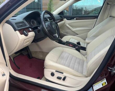 Красный Фольксваген Пассат, объемом двигателя 2 л и пробегом 192 тыс. км за 9750 $, фото 12 на Automoto.ua