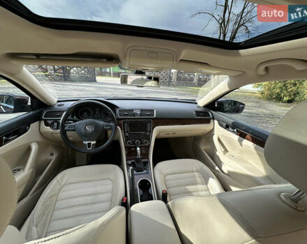 Червоний Фольксваген Пассат, об'ємом двигуна 1.9 л та пробігом 283 тис. км за 11250 $, фото 21 на Automoto.ua