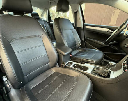 Красный Фольксваген Пассат, объемом двигателя 2.5 л и пробегом 224 тыс. км за 8200 $, фото 18 на Automoto.ua