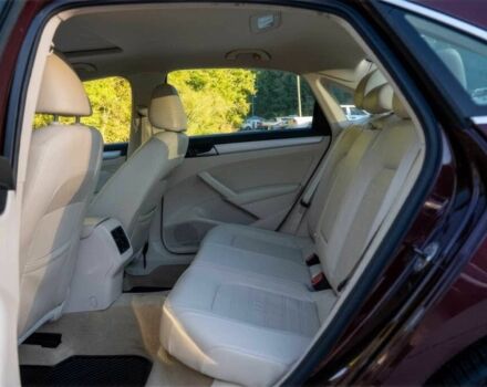 Красный Фольксваген Пассат, объемом двигателя 3.6 л и пробегом 88 тыс. км за 2800 $, фото 11 на Automoto.ua