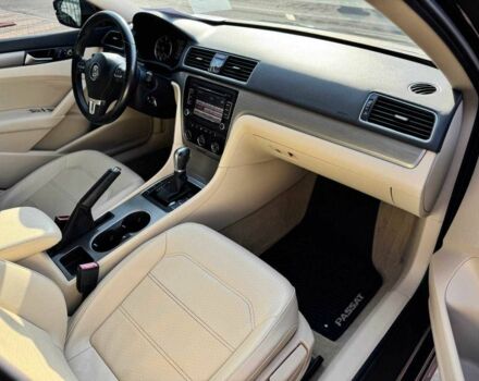 Червоний Фольксваген Пассат, об'ємом двигуна 2 л та пробігом 147 тис. км за 12900 $, фото 14 на Automoto.ua