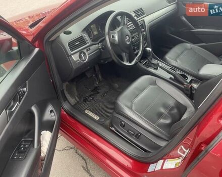 Красный Фольксваген Пассат, объемом двигателя 1.78 л и пробегом 139 тыс. км за 9400 $, фото 19 на Automoto.ua