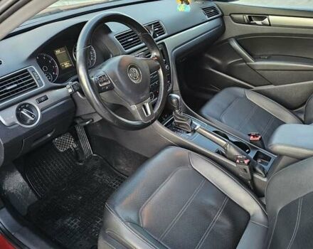 Красный Фольксваген Пассат, объемом двигателя 1.8 л и пробегом 202 тыс. км за 8400 $, фото 12 на Automoto.ua