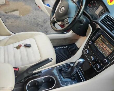 Красный Фольксваген Пассат, объемом двигателя 1.97 л и пробегом 171 тыс. км за 12200 $, фото 15 на Automoto.ua