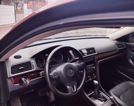 Красный Фольксваген Пассат, объемом двигателя 1.8 л и пробегом 280 тыс. км за 10499 $, фото 20 на Automoto.ua