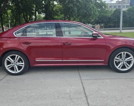 Красный Фольксваген Пассат, объемом двигателя 1.8 л и пробегом 175 тыс. км за 9000 $, фото 1 на Automoto.ua