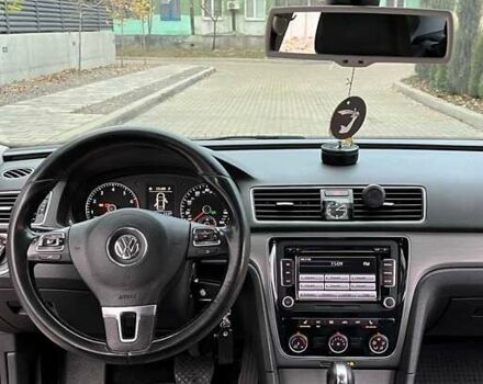 Красный Фольксваген Пассат, объемом двигателя 1.8 л и пробегом 191 тыс. км за 12400 $, фото 11 на Automoto.ua