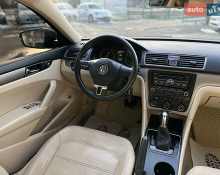 Червоний Фольксваген Пассат, об'ємом двигуна 1.8 л та пробігом 134 тис. км за 9850 $, фото 29 на Automoto.ua