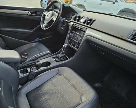 Красный Фольксваген Пассат, объемом двигателя 1.8 л и пробегом 202 тыс. км за 8400 $, фото 16 на Automoto.ua