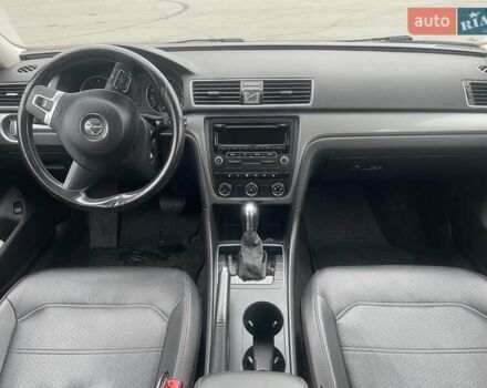 Красный Фольксваген Пассат, объемом двигателя 1.78 л и пробегом 139 тыс. км за 9400 $, фото 14 на Automoto.ua