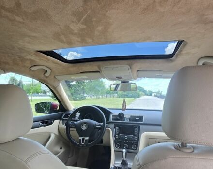 Красный Фольксваген Пассат, объемом двигателя 1.8 л и пробегом 175 тыс. км за 9000 $, фото 7 на Automoto.ua