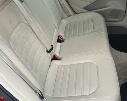 Красный Фольксваген Пассат, объемом двигателя 1.8 л и пробегом 175 тыс. км за 9000 $, фото 6 на Automoto.ua