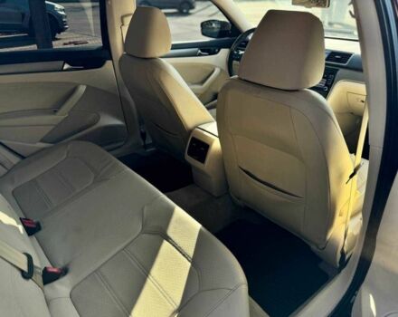 Червоний Фольксваген Пассат, об'ємом двигуна 2 л та пробігом 147 тис. км за 12900 $, фото 15 на Automoto.ua