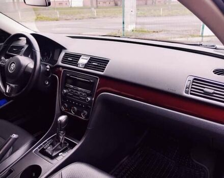 Красный Фольксваген Пассат, объемом двигателя 1.8 л и пробегом 280 тыс. км за 10499 $, фото 22 на Automoto.ua