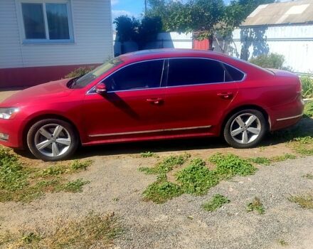 Красный Фольксваген Пассат, объемом двигателя 1.8 л и пробегом 210 тыс. км за 10000 $, фото 2 на Automoto.ua