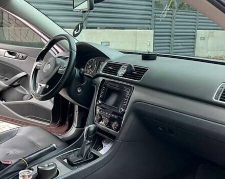 Красный Фольксваген Пассат, объемом двигателя 1.8 л и пробегом 191 тыс. км за 12400 $, фото 10 на Automoto.ua