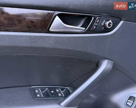 Червоний Фольксваген Пассат, об'ємом двигуна 2 л та пробігом 173 тис. км за 11999 $, фото 37 на Automoto.ua