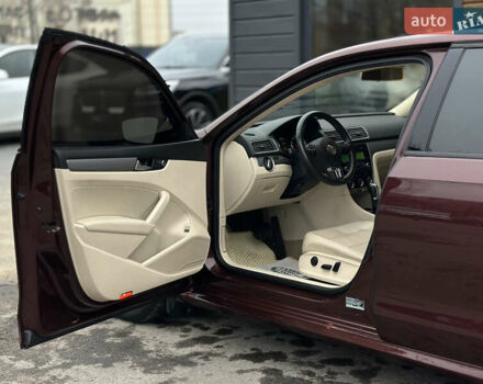 Красный Фольксваген Пассат, объемом двигателя 1.8 л и пробегом 134 тыс. км за 9850 $, фото 21 на Automoto.ua