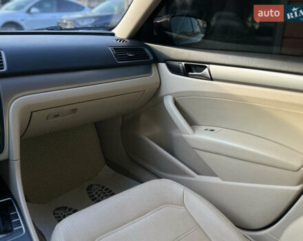 Червоний Фольксваген Пассат, об'ємом двигуна 1.8 л та пробігом 134 тис. км за 9850 $, фото 38 на Automoto.ua