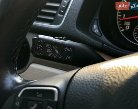 Красный Фольксваген Пассат, объемом двигателя 1.8 л и пробегом 134 тыс. км за 9850 $, фото 33 на Automoto.ua