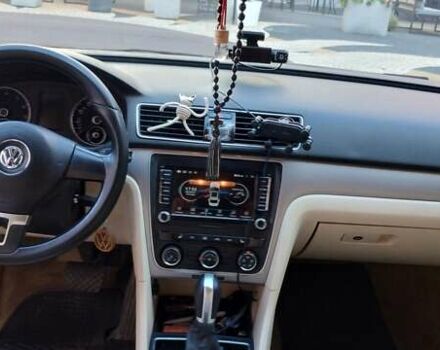 Червоний Фольксваген Пассат, об'ємом двигуна 1.8 л та пробігом 153 тис. км за 10700 $, фото 12 на Automoto.ua