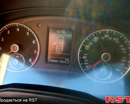 Красный Фольксваген Пассат, объемом двигателя 1.8 л и пробегом 210 тыс. км за 10000 $, фото 5 на Automoto.ua