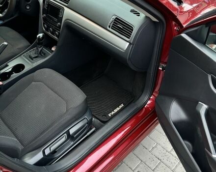 Красный Фольксваген Пассат, объемом двигателя 1.8 л и пробегом 127 тыс. км за 11499 $, фото 16 на Automoto.ua