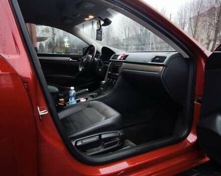 Червоний Фольксваген Пассат, об'ємом двигуна 1.8 л та пробігом 195 тис. км за 11000 $, фото 8 на Automoto.ua