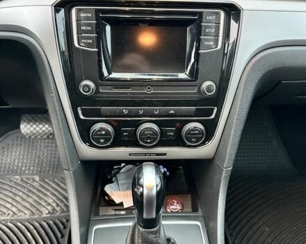 Красный Фольксваген Пассат, объемом двигателя 1.8 л и пробегом 127 тыс. км за 11499 $, фото 14 на Automoto.ua