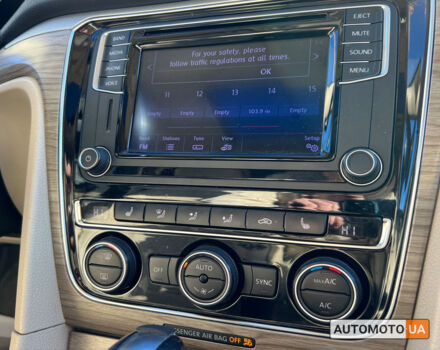 Красный Фольксваген Пассат, объемом двигателя 1.8 л и пробегом 143 тыс. км за 14000 $, фото 13 на Automoto.ua