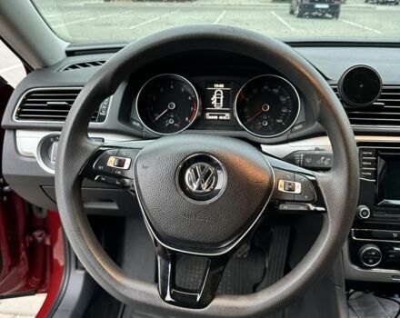 Красный Фольксваген Пассат, объемом двигателя 1.8 л и пробегом 127 тыс. км за 11499 $, фото 12 на Automoto.ua