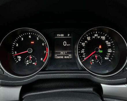 Красный Фольксваген Пассат, объемом двигателя 1.8 л и пробегом 126 тыс. км за 12048 $, фото 18 на Automoto.ua